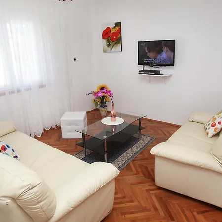 Miletic Apartment
